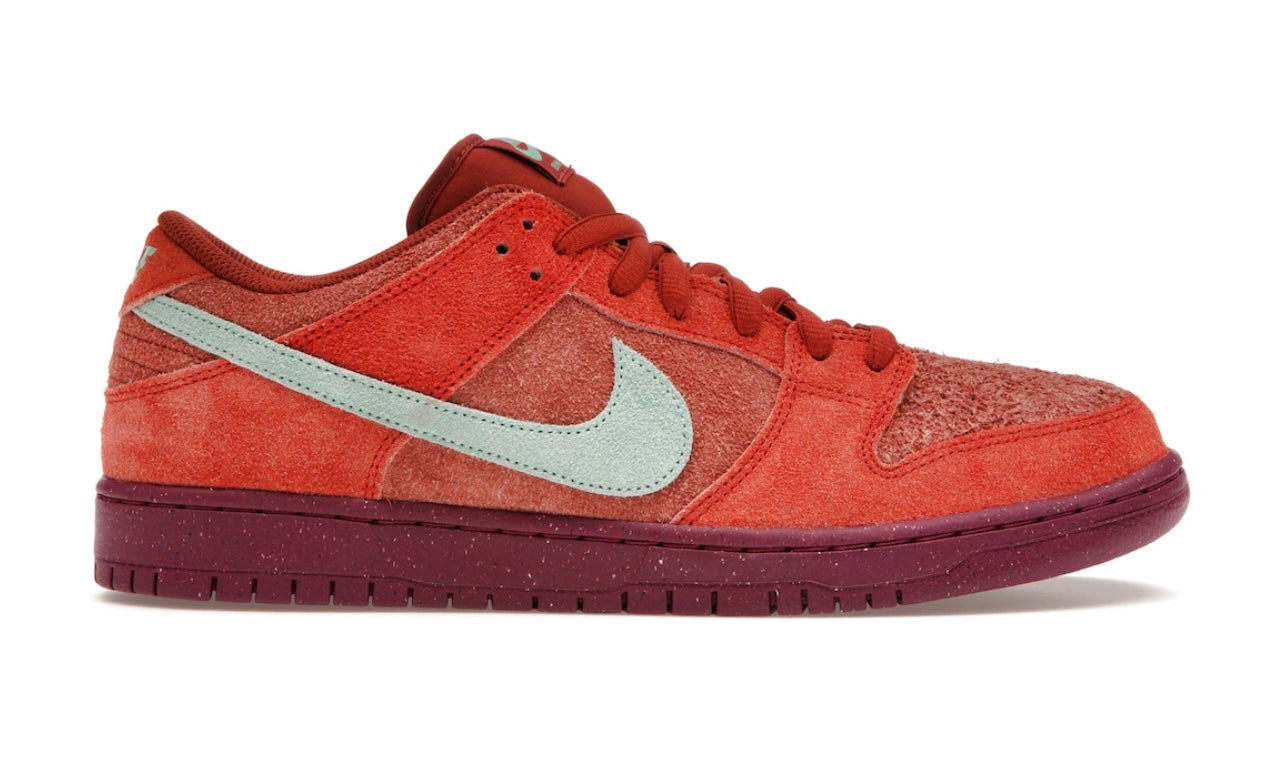 Nike SB Dunk Low Mystic Red Rosewood