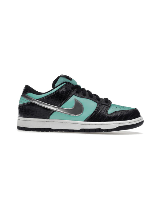 Nike SB Dunk Low “Diamond Supply”