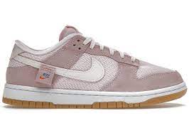 Nike Dunk Low SE Teddy Bear (W)