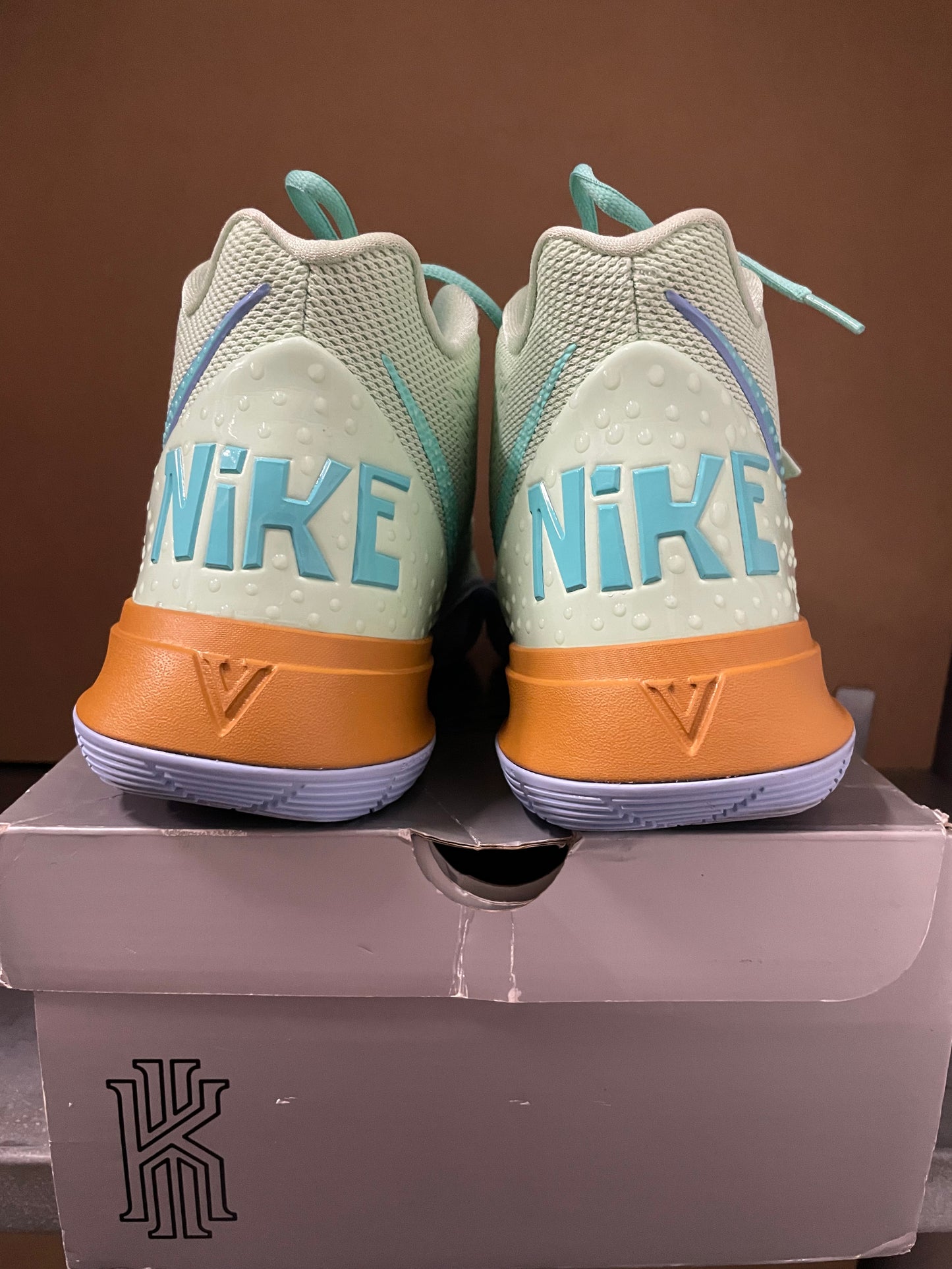 Nike Kyrie 5 “Squidward” (Pre-Owned)